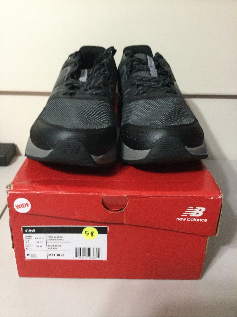 New Balance Men's Black & Gray Athletic Sneakers